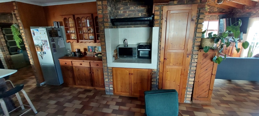 4 Bedroom Property for Sale in Noorsekloof Eastern Cape